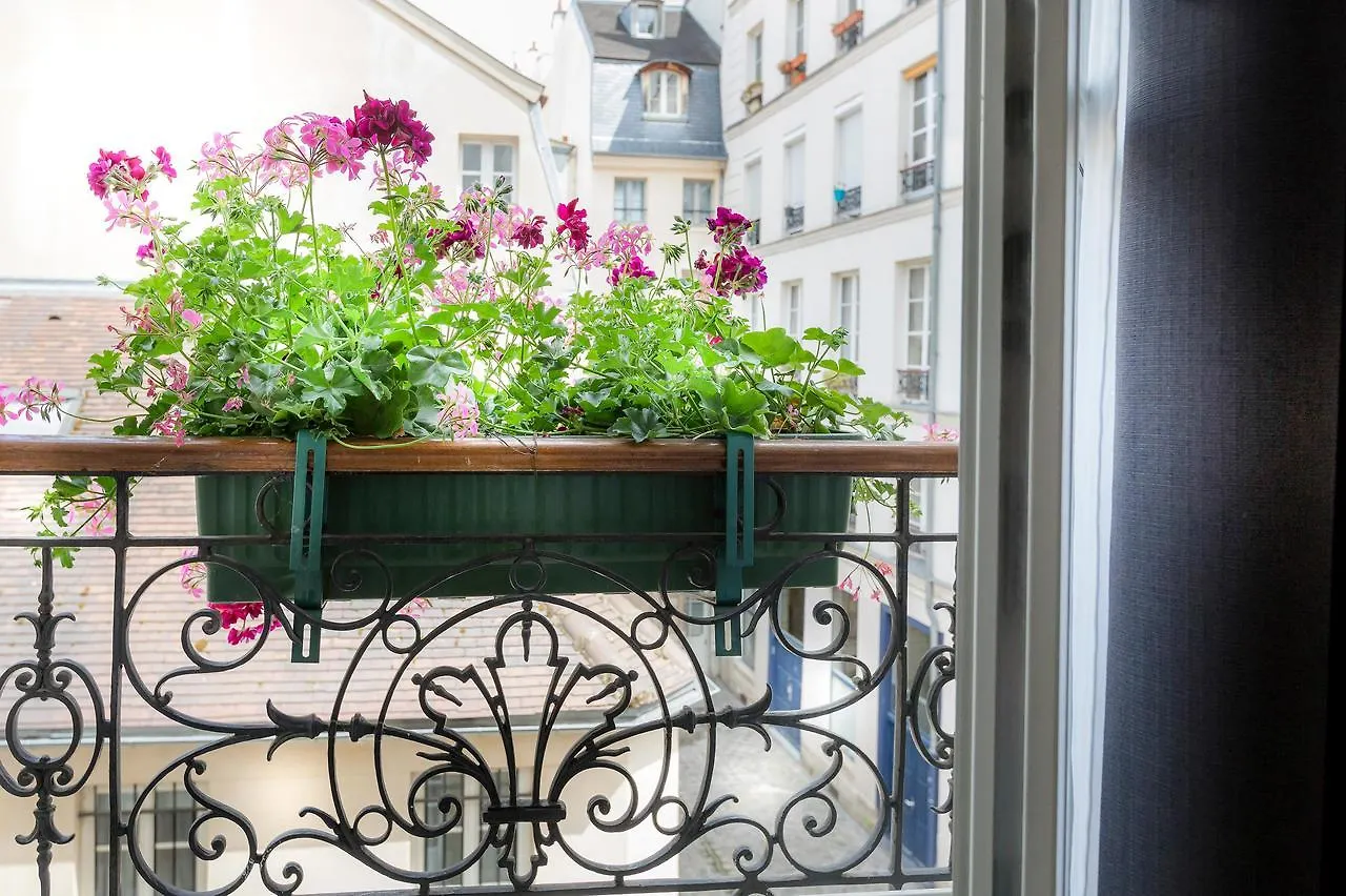 Hotel Jeanne D'arc Le Marais 3*